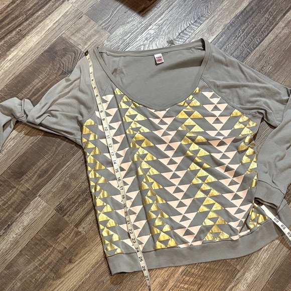 Stylish Gray and Gold Women's Top - Picture 3 of 4